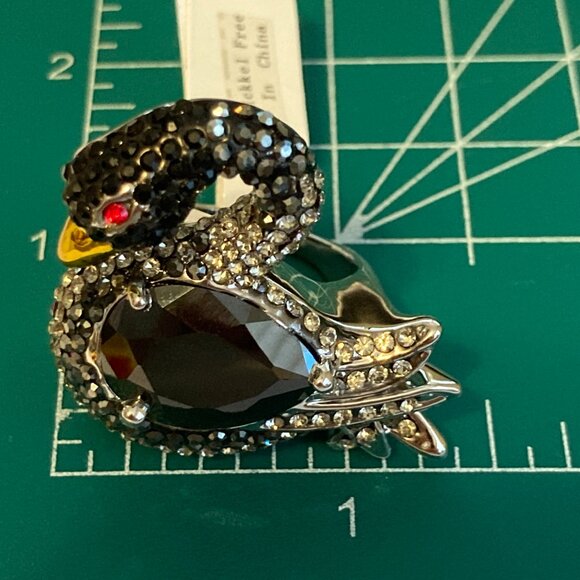 Vintage Crystal Swan Cocktail Ring Statement Size 7 8 Black Silver RhodiumPlated - Picture 9 of 11
